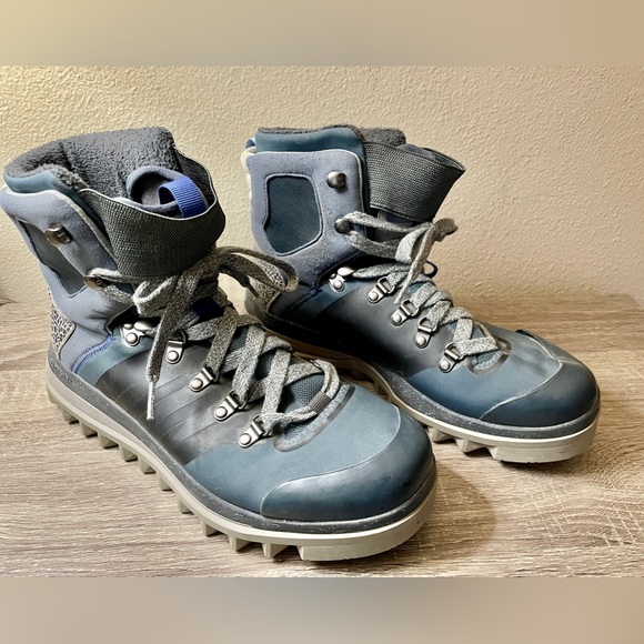 Adidas by Stella McCartney Shoes - Adidas by Stella McCartney Women’s Size 8.5 Blue Eulampis Ankle Boots